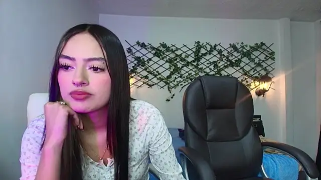 velvet  moon online show from April 2026 12:56:02 AM