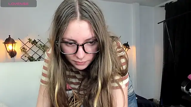 velvet  moon online show from March 2026 03:55:01 AM