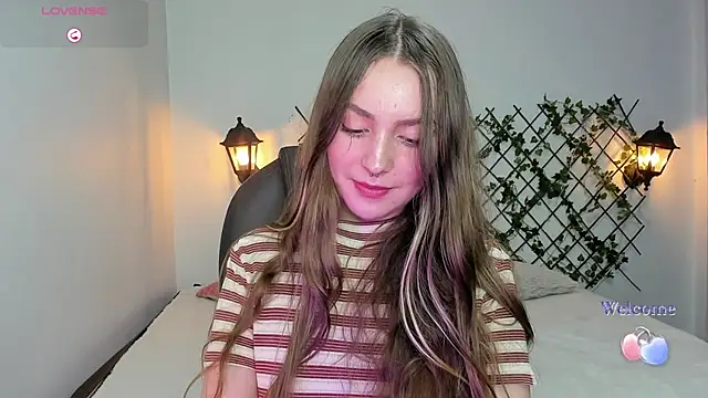 velvet  moon online show from February 2026 01:12:01 AM