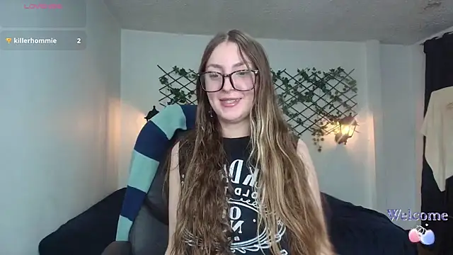 velvet  moon online show from April 2026 12:06:01 AM