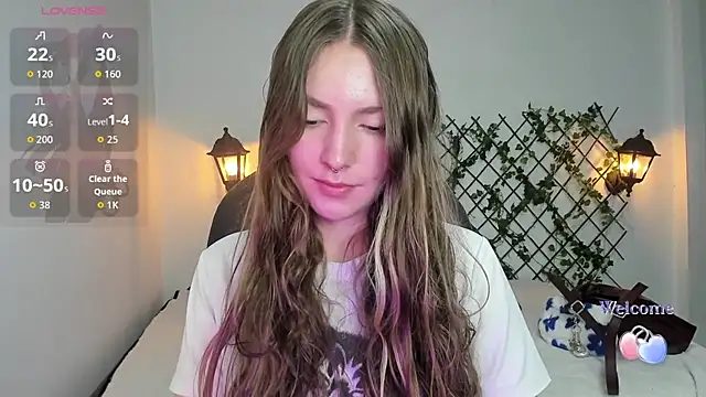 velvet  moon online show from February 2026 04:38:02 PM