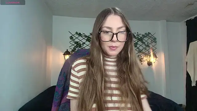 velvet  moon online show from April 2026 12:39:01 AM