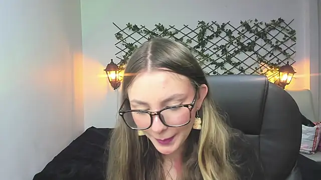 velvet  moon online show from March 2026 12:41:01 AM