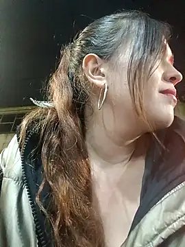 miss berlyn online show from December 2025 02:32:01 AM