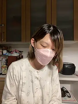 Snapshot of usako_2025 chatting on November 2025 10:37:01 AM usako 2025 online show from November 2025 10:37:01 AM