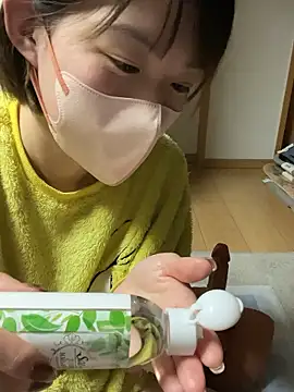 Snapshot of usako_2025 chatting on January 2026 12:45:01 PM usako 2025 online show from January 2026 12:45:01 PM