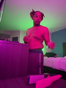 Snapshot of BigMfLuther chatting on December 2025 03:24:02 AM BigMfLuther online show from December 2025 03:24:02 AM