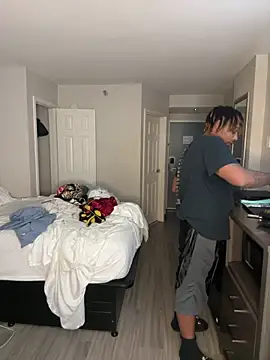 BigMfLuther online show from December 2025 05:18:02 AM