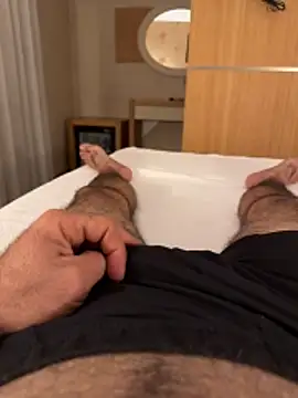 35-Dsk online show from November 2025 08:25:01 PM