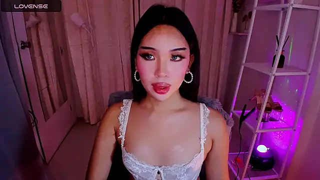 Snapshot of MS_LUNA chatting on November 2025 08:31:01 PM MS LUNA online show from November 2025 08:31:01 PM