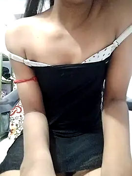 Naina 04 online show from November 2025 03:48:01 PM