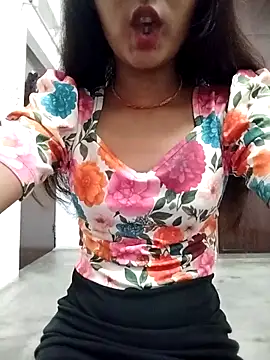 Naina 04 online show from October 2025 03:59:02 PM