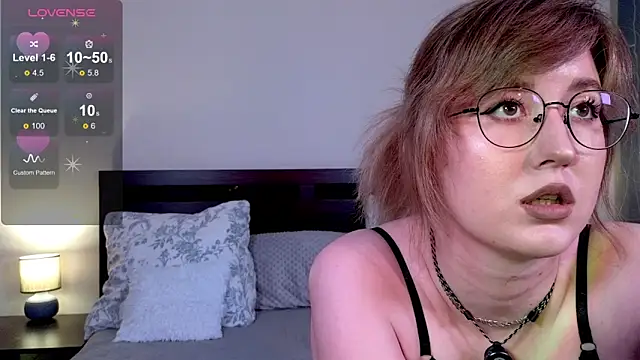 Snapshot of _AlexaFlowers_ chatting on June 2026 10:15:01 AM AlexaFlowers online show from June 2026 10:15:01 AM