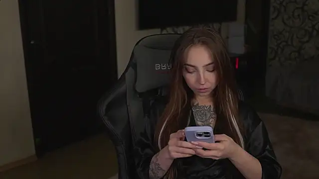 Snapshot of lis_silver chatting on November 2025 11:25:02 AM lis silver online show from November 2025 11:25:02 AM