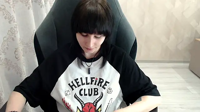 MistyDark online show from October 2025 10:04:01 AM