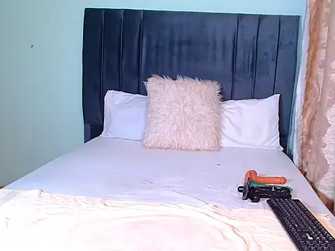 KINKYBOOTI22 online show from December 2025 02:18:02 AM