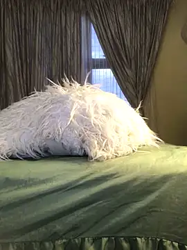 KINKYBOOTI22 online show from March 2026 04:16:02 PM