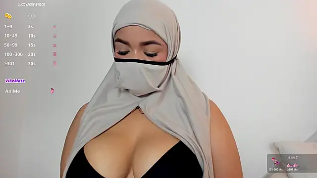 Snapshot of thaira_aly chatting on December 2025 04:00:01 AM thaira aly online show from December 2025 04:00:01 AM