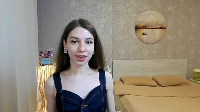 Snapshot of KellyShines chatting on April 2026 04:25:01 PM KellyShines online show from April 2026 04:25:01 PM
