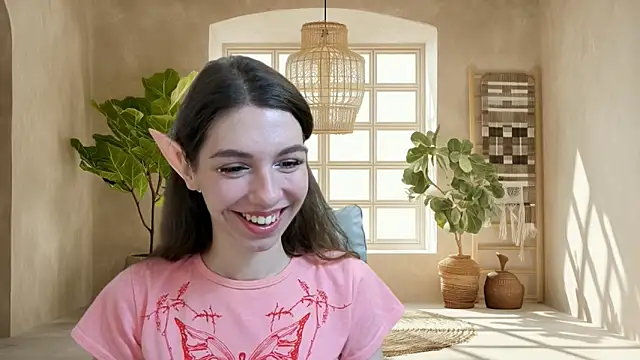 Snapshot of KellyShines chatting on May 2026 02:12:01 PM KellyShines online show from May 2026 02:12:01 PM