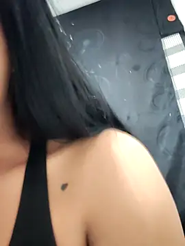 Megara 25 online show from December 2025 03:27:02 PM