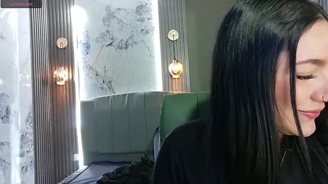 Megara 25 online show from September 2025 02:23:02 PM