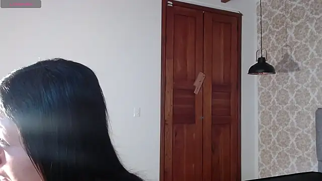 Megara 25 online show from September 2025 02:37:02 PM