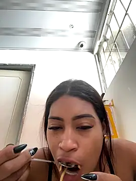 AmberMoss1 online show from September 2025 06:30:01 PM