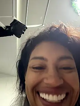 AmberMoss1 online show from December 2025 10:47:02 AM