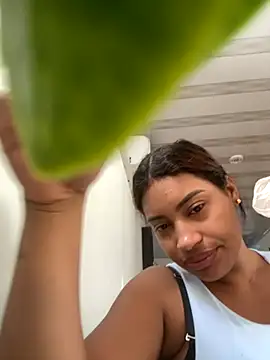 AmberMoss1 online show from October 2025 08:10:02 PM