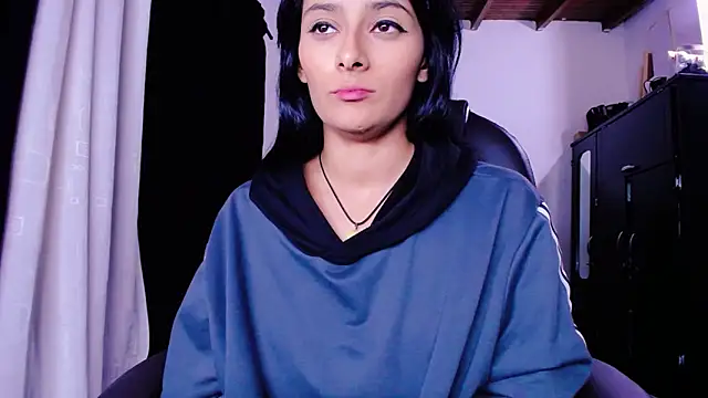 loganher900 online show from February 2026 06:31:01 AM