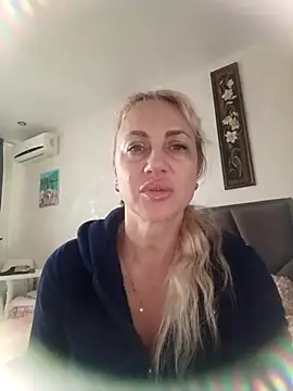 Snapshot of KissMiSveet chatting on November 2025 10:30:02 AM KissMiSveet online show from November 2025 10:30:02 AM