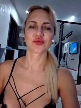 Snapshot of KissMiSveet chatting on January 2026 04:36:02 PM KissMiSveet online show from January 2026 04:36:02 PM