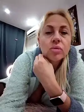 Snapshot of KissMiSveet chatting on January 2026 07:12:01 PM KissMiSveet online show from January 2026 07:12:01 PM