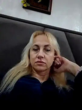 Snapshot of KissMiSveet chatting on January 2026 06:33:02 PM KissMiSveet online show from January 2026 06:33:02 PM