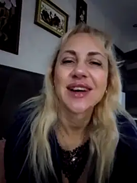 Snapshot of KissMiSveet chatting on November 2025 10:27:02 AM KissMiSveet online show from November 2025 10:27:02 AM