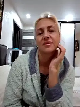 Snapshot of KissMiSveet chatting on December 2025 02:08:02 PM KissMiSveet online show from December 2025 02:08:02 PM