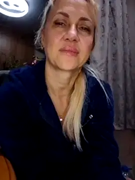 Snapshot of KissMiSveet chatting on December 2025 06:51:01 PM KissMiSveet online show from December 2025 06:51:01 PM