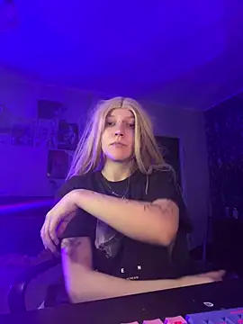 Akira-ivy online show from September 2025 09:20:02 PM