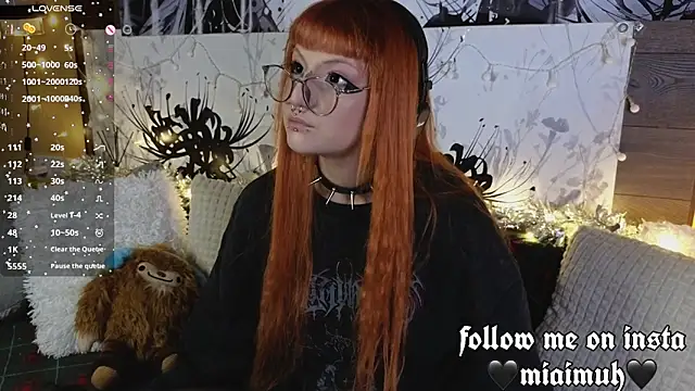 mia  yui online show from December 2025 10:02:01 PM