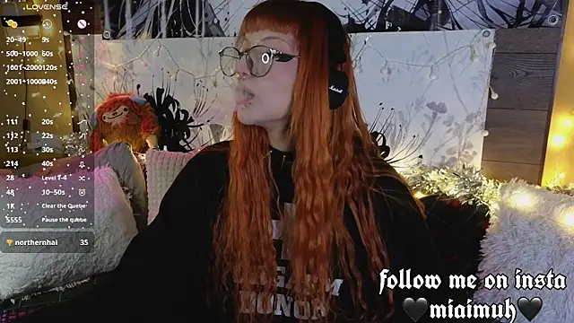 mia  yui online show from December 2025 09:50:02 PM