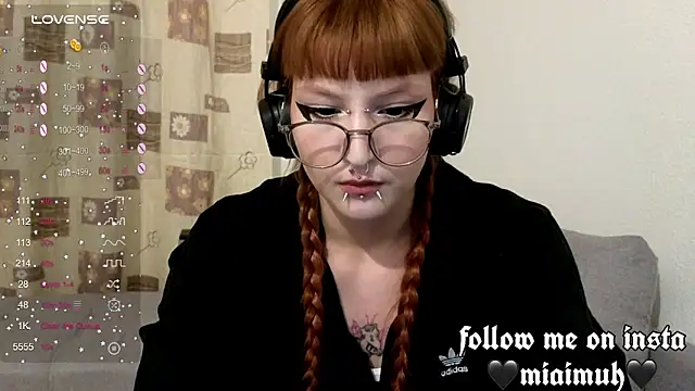 mia  yui online show from October 2025 08:19:02 PM