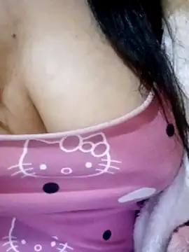 Romayssaa online show from December 2025 01:35:02 PM