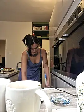 Alexandra knight online show from October 2025 05:27:02 PM