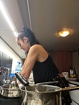 Alexandra knight online show from September 2025 05:30:01 PM