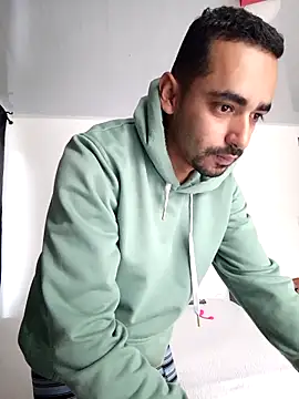 stivenlujan69 online show from November 2025 01:27:02 PM