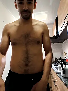 stivenlujan69 online show from February 2026 06:28:02 PM