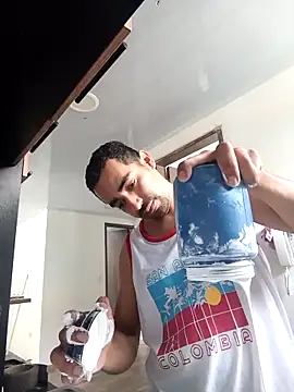 stivenlujan69 online show from February 2026 03:24:01 PM