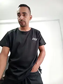 stivenlujan69 online show from April 2026 08:46:02 PM