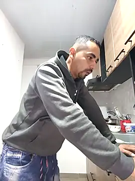 stivenlujan69 online show from December 2025 01:01:01 AM